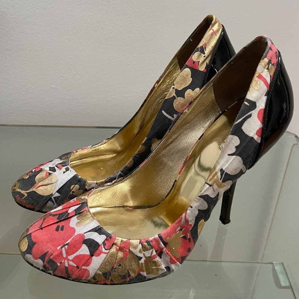 Marciano Red and Gold Floral Fabric High Heels Pumps Size 9